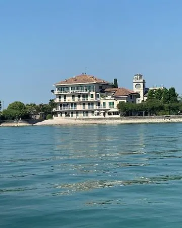 Inaqua Lägenhet Sirmione